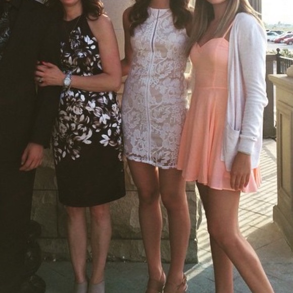 Cream lace evening dress size large - Picture 4 of 4